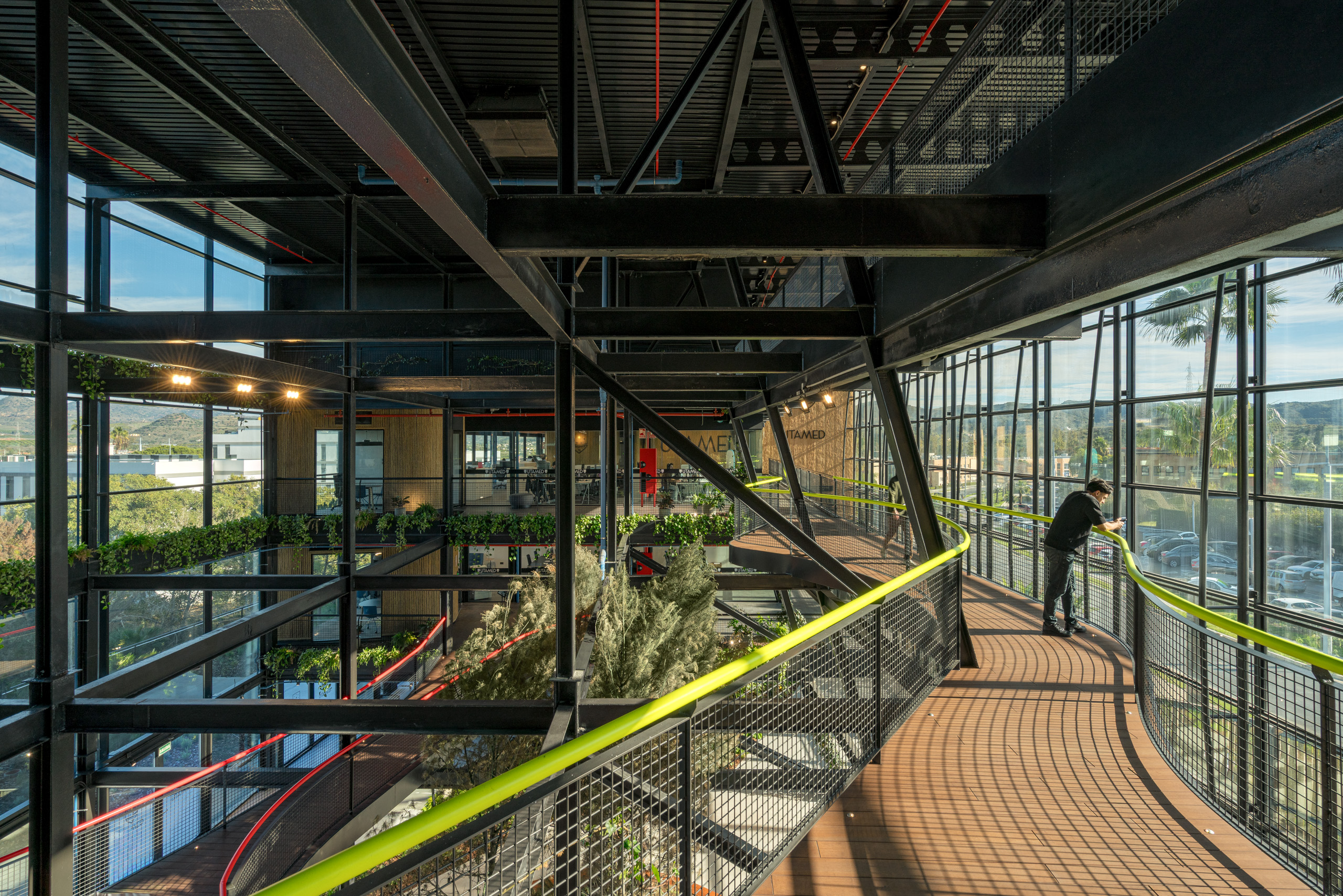 Refurbishment and conversion of a former call centre building into a university space (3)