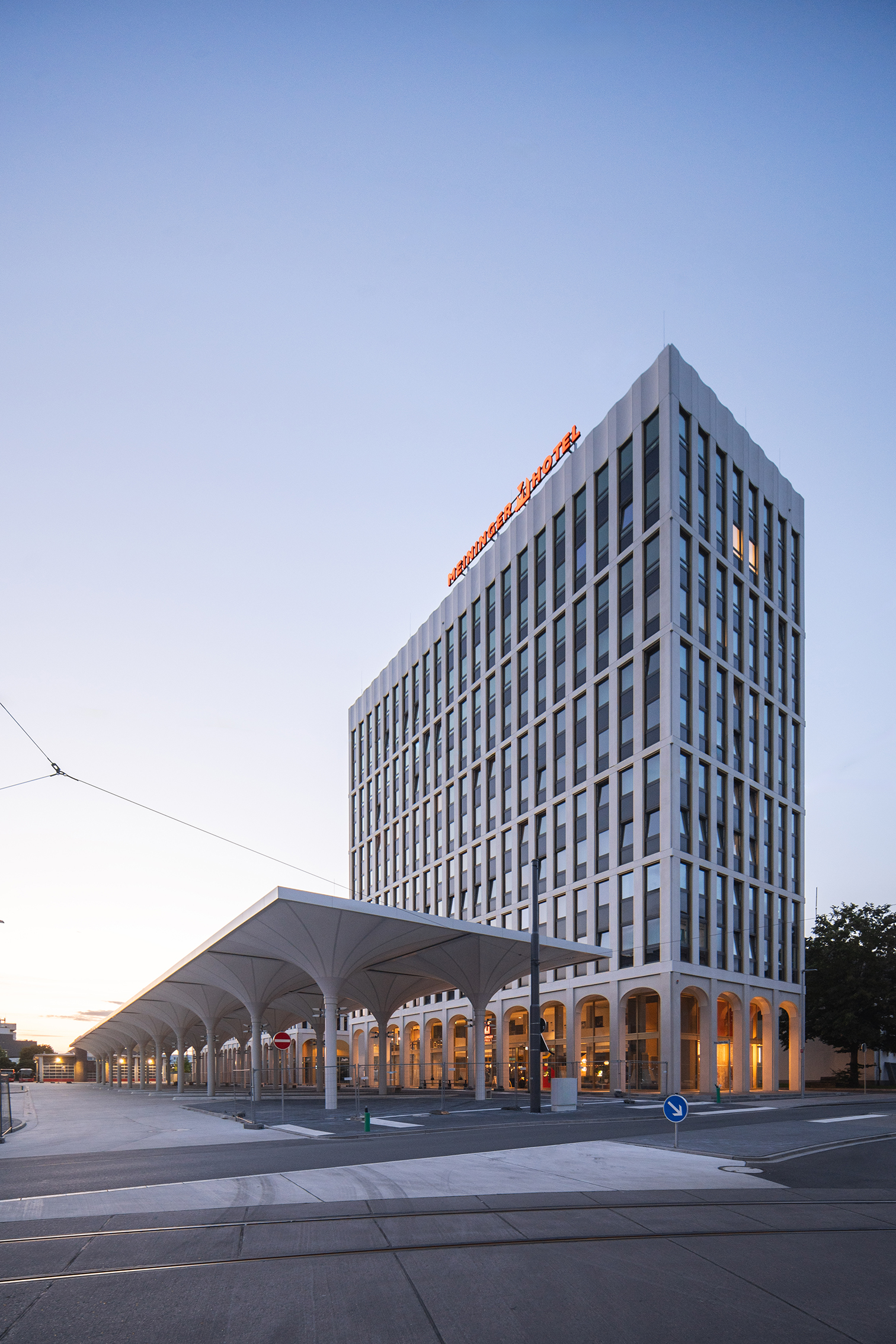 Coach Terminal – Hotel and Multi-Storey Car Park, Bremen (2)