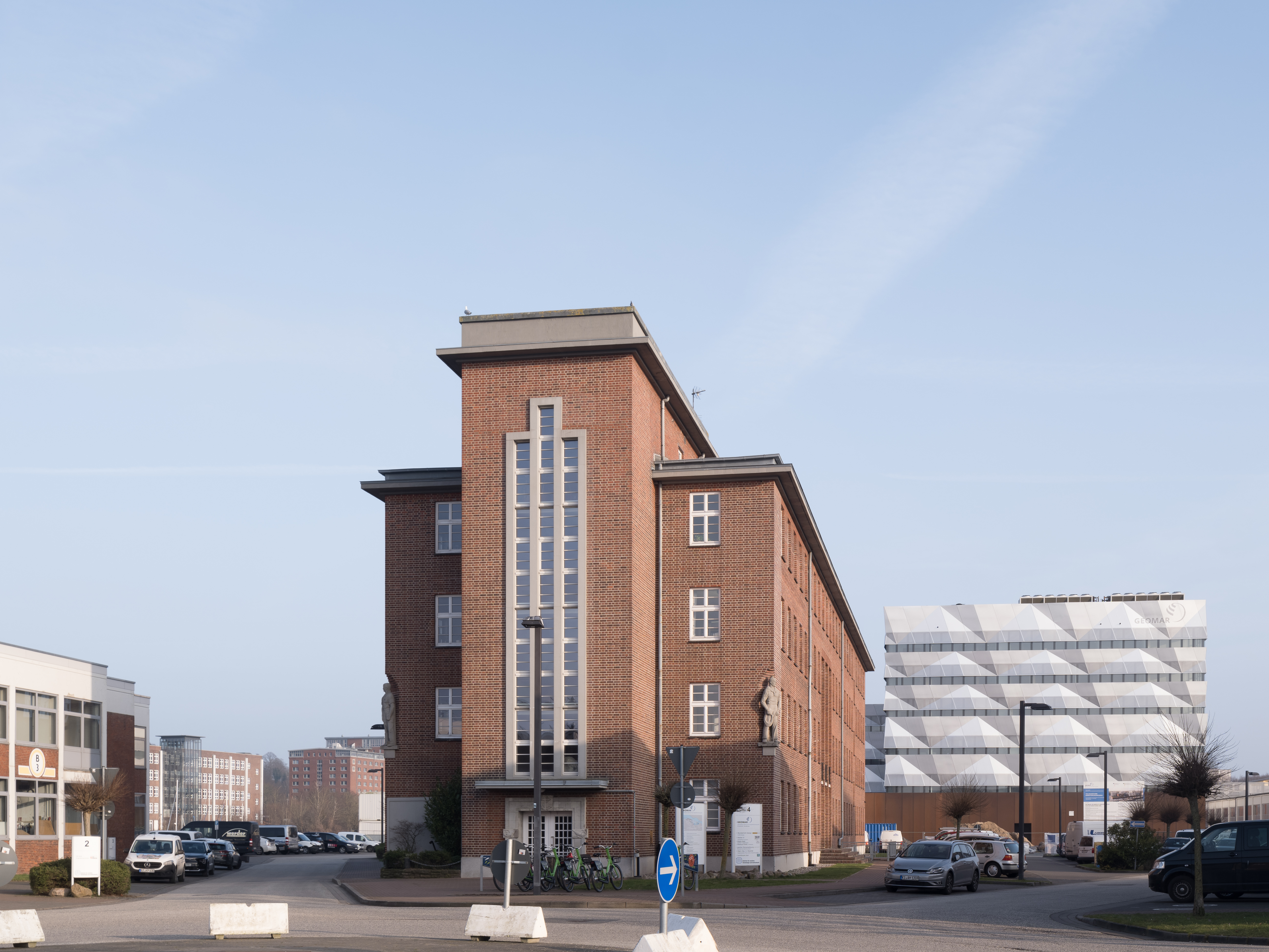 GEOMAR Helmholtz Centre for Ocean Research Kiel (2)