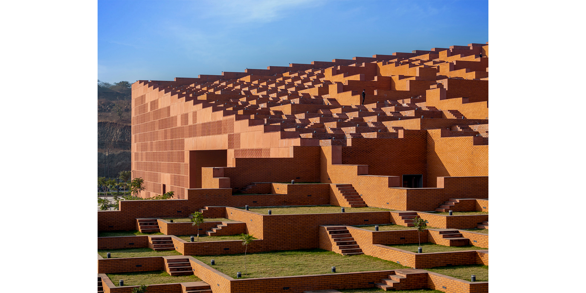 PRESTIGE UNIVERSITY (2)