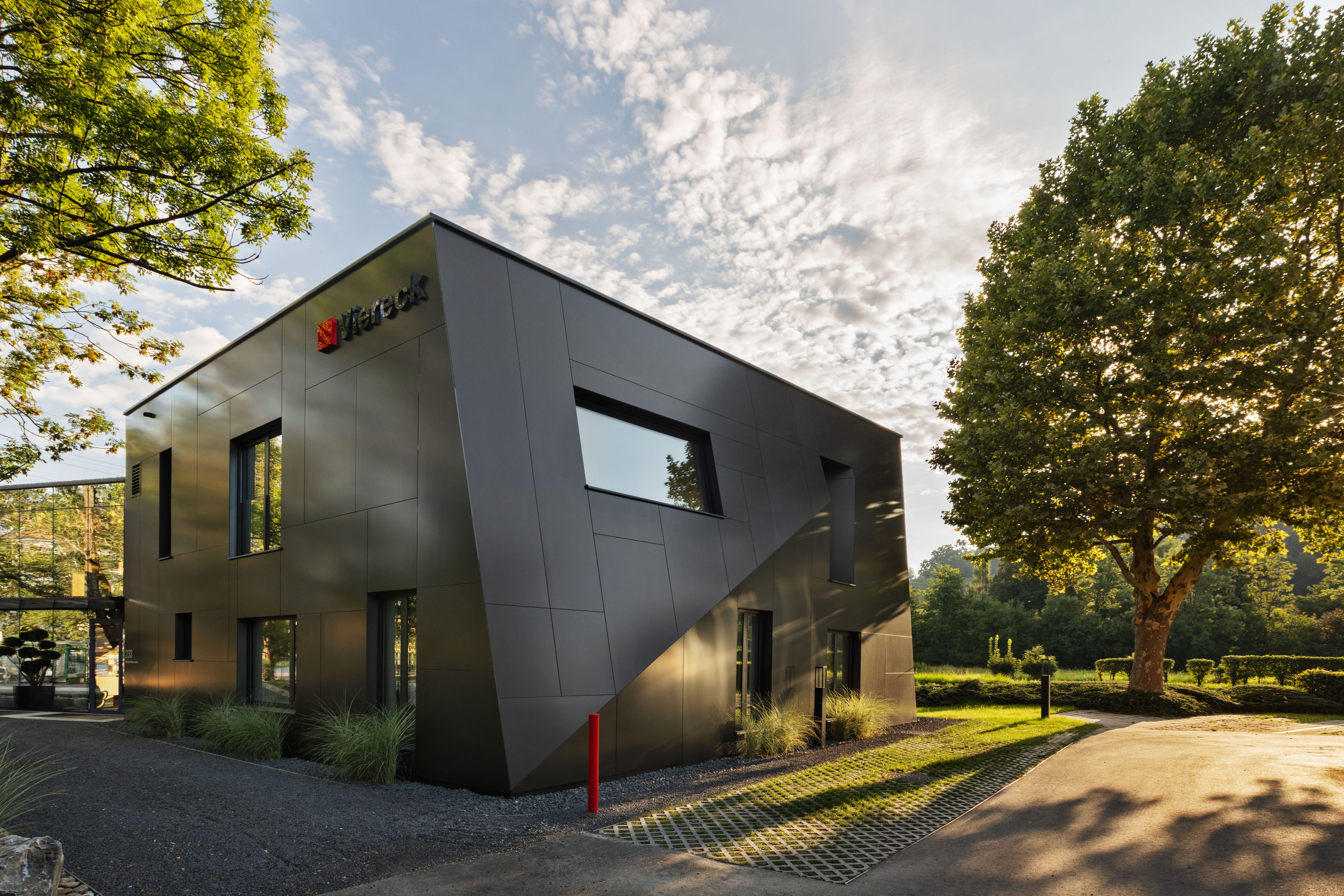 Black Box - Viereck Architekten HQ (2)